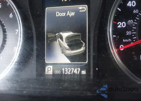 2016 Toyota Camry Le/Xle/Se/Xse z USA, uszkodzony, nr VIN 4T1BF1FK2GU164015